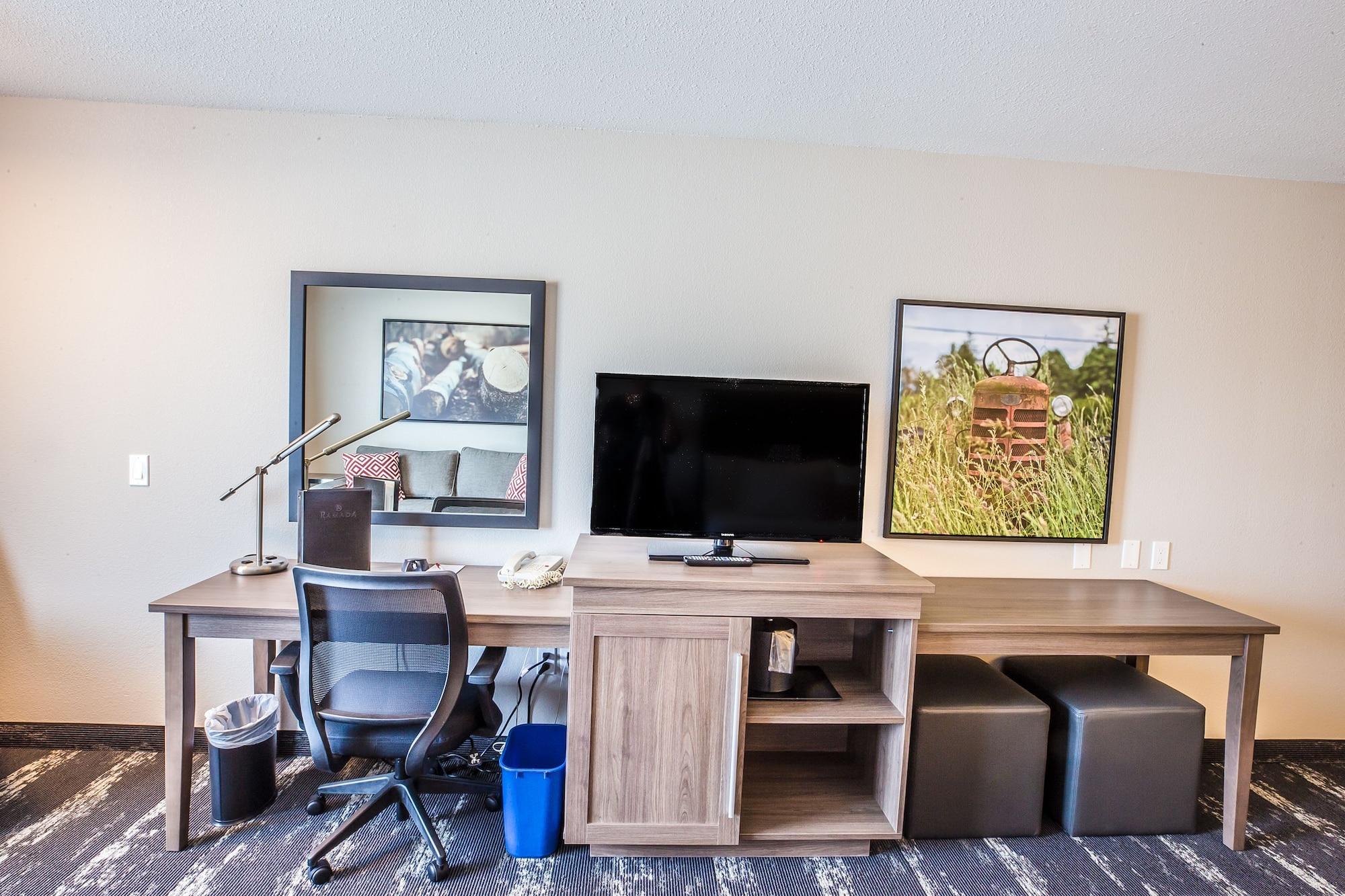 Ramada By Wyndham Cochrane Hotel Luaran gambar