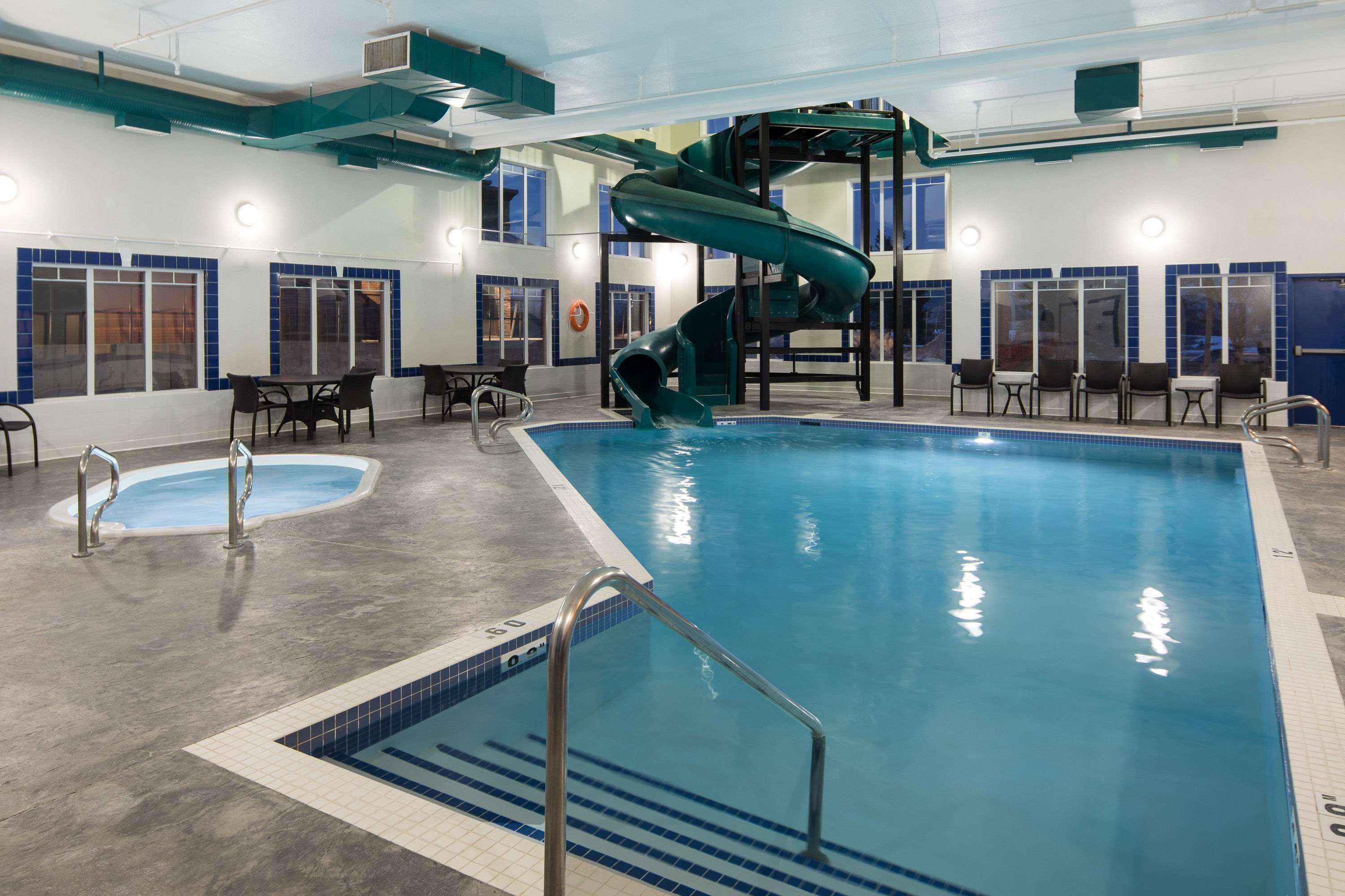 Ramada By Wyndham Cochrane Hotel Luaran gambar