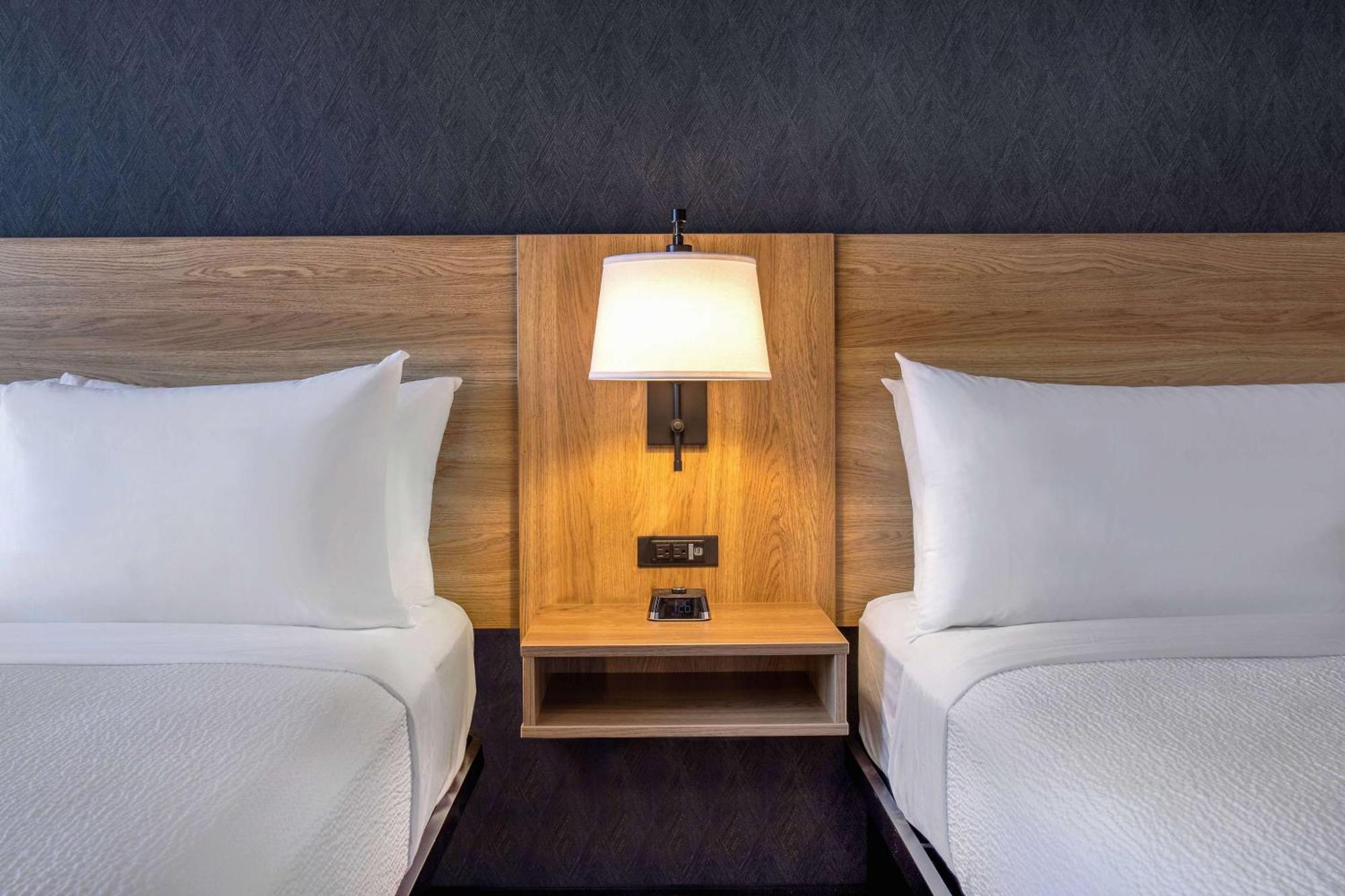 Ramada By Wyndham Cochrane Hotel Luaran gambar